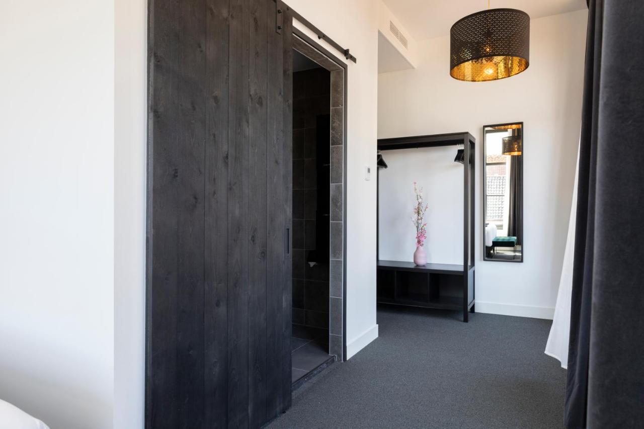 Hotel En Stadscafe De Dam L Hotel Monnickendam Bagian luar foto